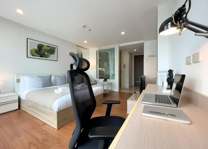 500m Bts L Fully Furnished L Pool And Gym L Sontana *