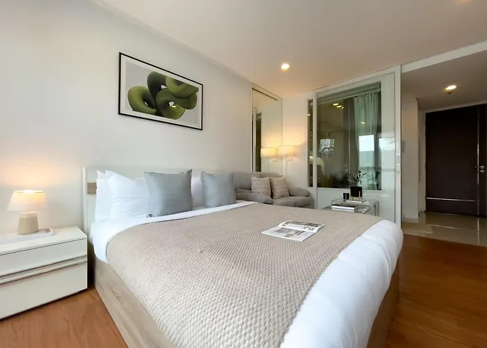 500m Bts L Fully Furnished L Pool And Gym L Sontana Apartamento